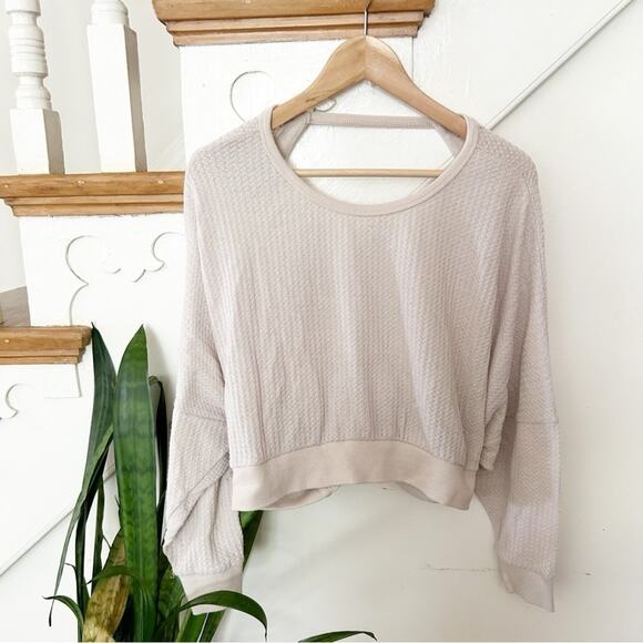 Fashion Nova Waffle Knit Crop Top Beige Open Back Long Sleeves Pullover Size XS - Picture 1 of 6